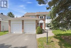 50 BRAMBLE WOOD CRESCENT  Ottawa, ON K2M 2H4