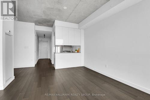 Neutral tones - 1104 - 224 Lyon Street N, Ottawa, ON 