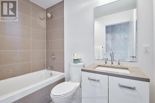 4 piece bathroom, quartz counters and tile. - 1104 - 224 Lyon Street N, Ottawa, ON 