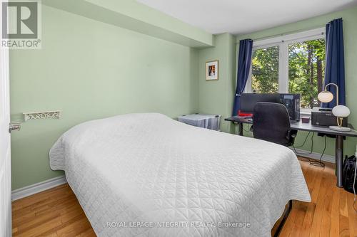 Bedroom 2 - 237 Cumberland Street, Ottawa, ON - Indoor Photo Showing Bedroom