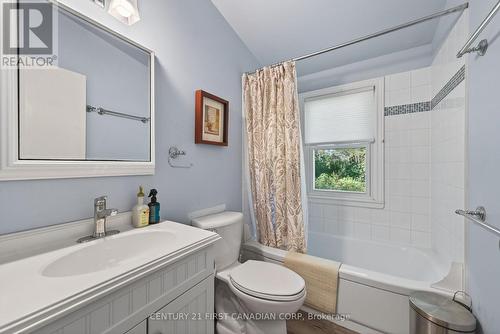 4 - 49075 Dexter Line, Malahide, ON - Indoor Photo Showing Bathroom