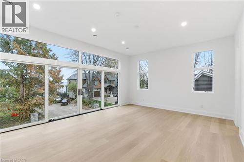 135 Secord Lane, Burlington, ON 