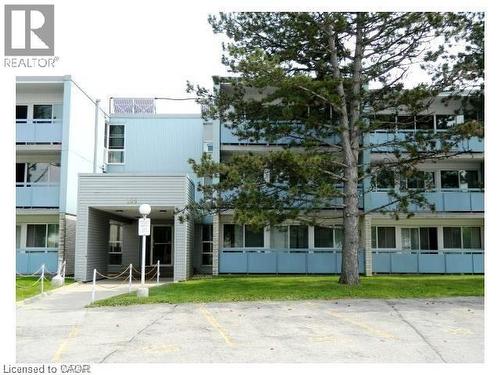 Building entrance way - 105 Conroy Crescent Unit# 505, Guelph, ON 