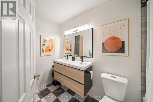 4 - 469 Claridge Road, Burlington, ON - Indoor Photo Showing Bathroom