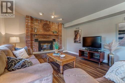 75 Hawley Crescent, Whitby, ON 