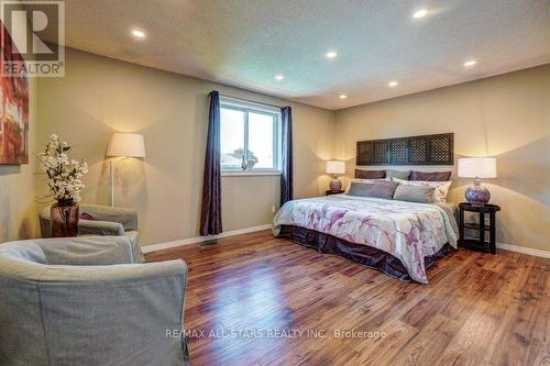 75 Hawley Crescent, Whitby, ON 
