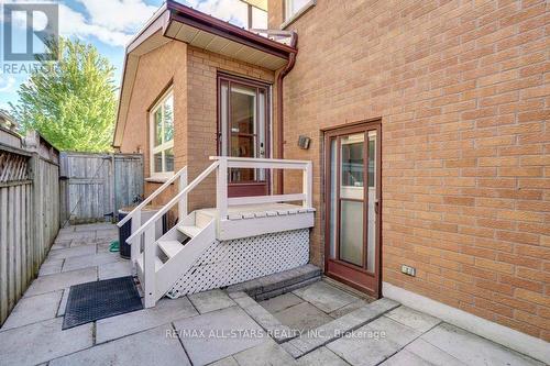 75 Hawley Crescent, Whitby, ON 
