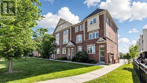 1 COOPERAGE LANE  Ajax, ON L1S 0E8