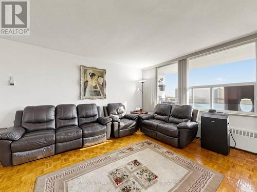 1111 - 10 Parkway Forest Drive, Toronto, ON 