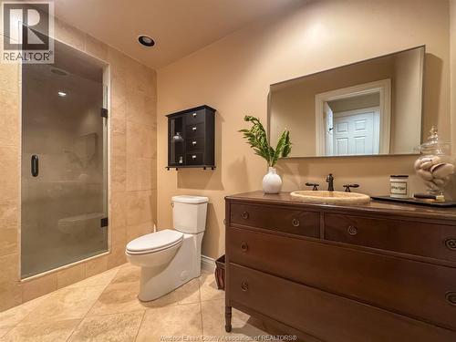 1950 Randolph, Windsor, ON - Indoor Photo Showing Bathroom