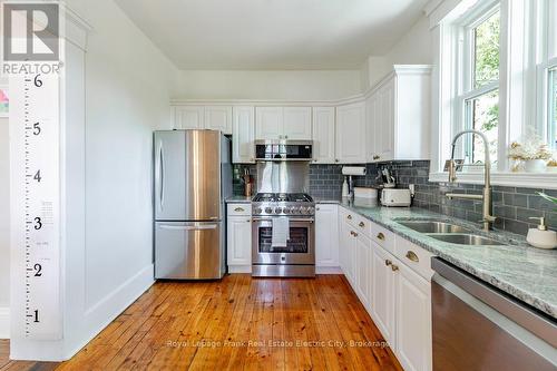 300 Maitland Avenue, Peterborough (Town Ward 3), ON - Indoor Photo Showing Kitchen With Double Sink With Upgraded Kitchen
