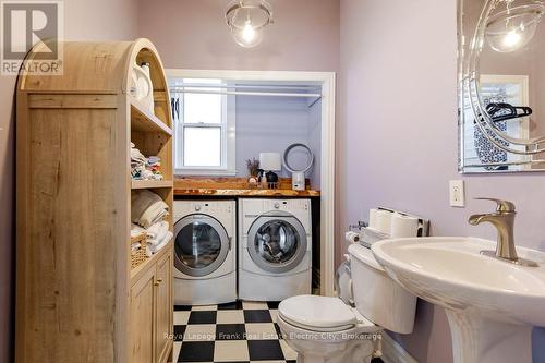 300 Maitland Avenue, Peterborough (Town Ward 3), ON - Indoor Photo Showing Laundry Room