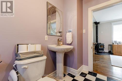 300 Maitland Avenue, Peterborough (Town Ward 3), ON - Indoor Photo Showing Bathroom