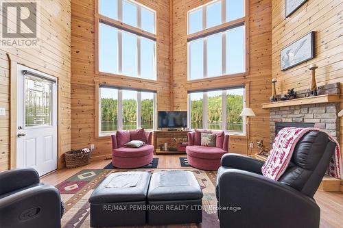 208 Red Fox Trail, Head, Clara And Maria, ON 
