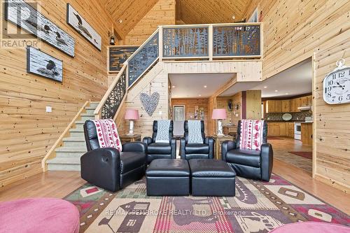208 Red Fox Trail, Head, Clara And Maria, ON 