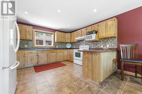 208 Red Fox Trail, Head, Clara And Maria, ON 