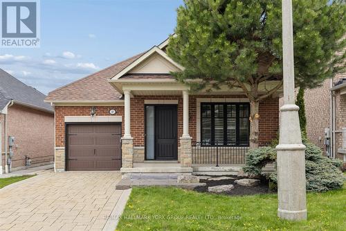27 BUTTERWOOD LANE  Whitchurch-Stouffville, ON L4A 0M7