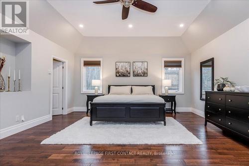 3500 Crescent Harbour Road, Innisfil, ON - Indoor Photo Showing Bedroom