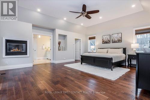 3500 Crescent Harbour Road, Innisfil, ON - Indoor Photo Showing Bedroom