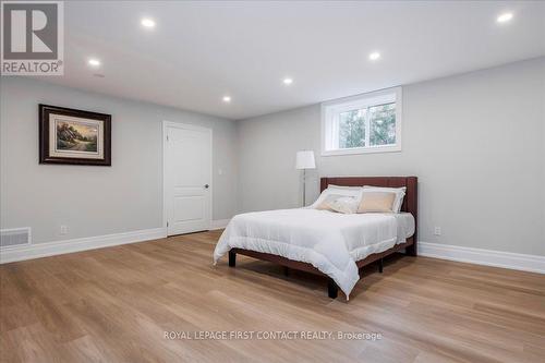 3500 Crescent Harbour Road, Innisfil, ON - Indoor Photo Showing Bedroom