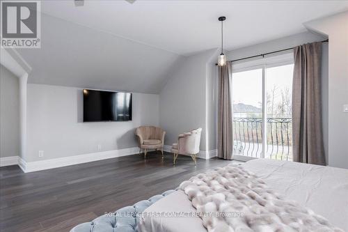 3500 Crescent Harbour Road, Innisfil, ON - Indoor Photo Showing Bedroom