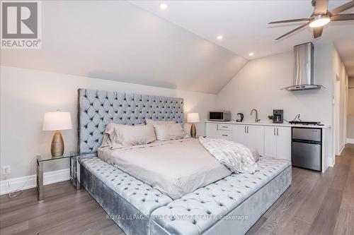 3500 Crescent Harbour Road, Innisfil, ON - Indoor Photo Showing Bedroom