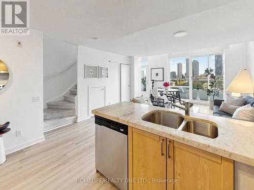 913 - 77 Lombard Street, Toronto, ON 