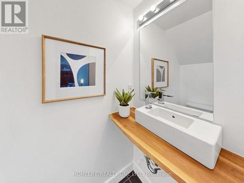 913 - 77 Lombard Street, Toronto, ON 