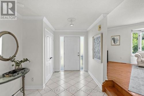 Welcoming foyer with a double closet - 99 Abitibi Avenue, Toronto, ON 