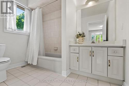 4 piece second bedroom ensuite - 99 Abitibi Avenue, Toronto, ON 