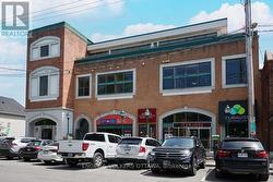 201 - 108 THIRD AVENUE  Ottawa, ON K1S 2J8