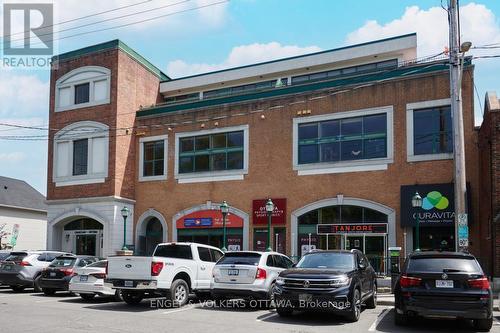 201 - 108 THIRD AVENUE  Ottawa, ON K1S 2J8