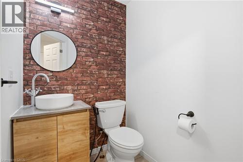 10 Fallowfield Drive Unit# 19, Kitchener, ON - Indoor Photo Showing Bathroom