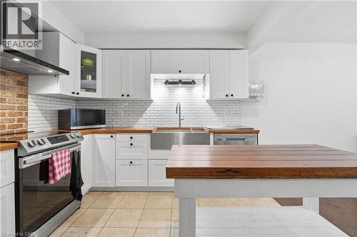 10 Fallowfield Drive Unit# 19, Kitchener, ON - Indoor Photo Showing Kitchen