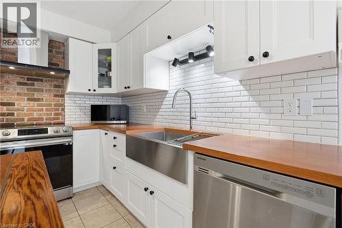 10 Fallowfield Drive Unit# 19, Kitchener, ON - Indoor Photo Showing Kitchen
