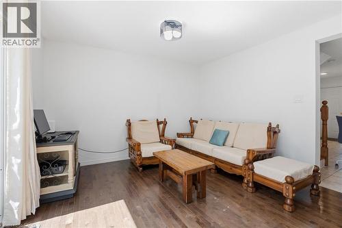 10 Fallowfield Drive Unit# 19, Kitchener, ON - Indoor Photo Showing Living Room