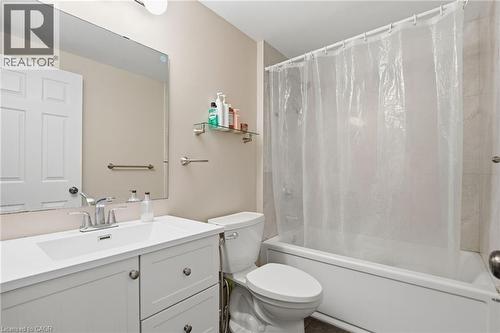 10 Fallowfield Drive Unit# 19, Kitchener, ON - Indoor Photo Showing Bathroom