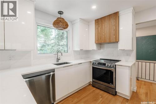 414 Lake Crescent, Saskatoon, SK 