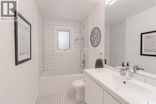 414 Lake Crescent, Saskatoon, SK 
