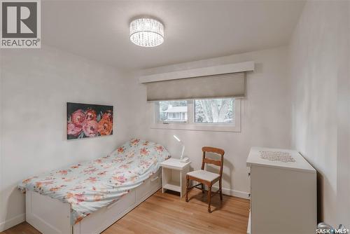 414 Lake Crescent, Saskatoon, SK 