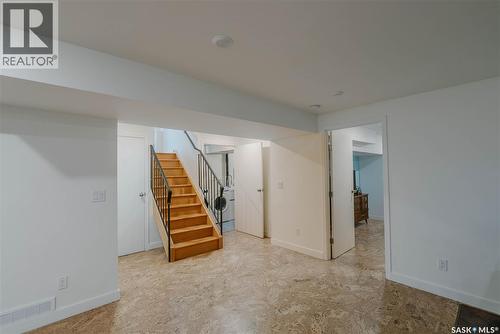 414 Lake Crescent, Saskatoon, SK 