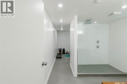 414 Lake Crescent, Saskatoon, SK 