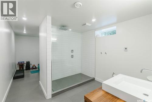 414 Lake Crescent, Saskatoon, SK 
