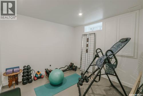 414 Lake Crescent, Saskatoon, SK 