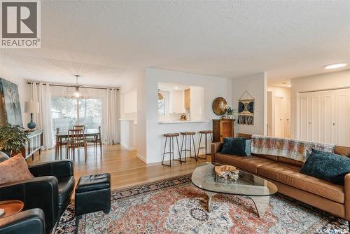 414 Lake Crescent, Saskatoon, SK 