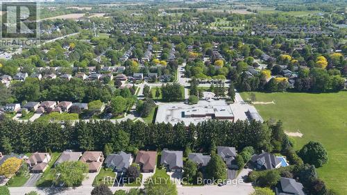 82 Cumming Court, Hamilton, ON 