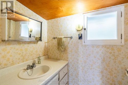 243 Beach Lane, Wollaston, ON - Indoor Photo Showing Bathroom