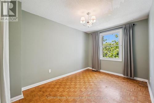 24 - 383 Edinburgh Road S, Guelph (Dovercliffe Park/Old University), ON 
