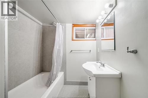 1511 Hall, Windsor, ON 