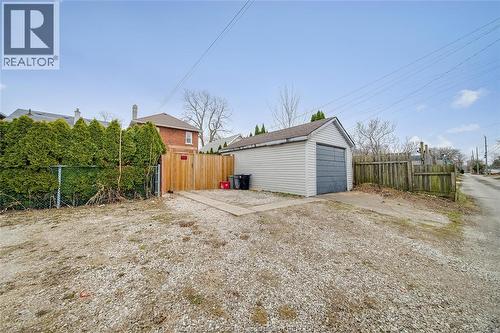 1511 Hall, Windsor, ON 